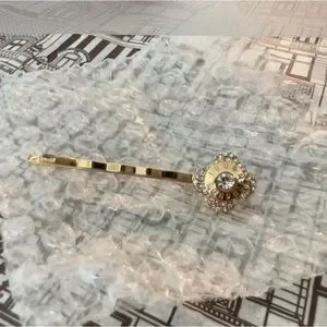 henri bendel | Accessories | Henri Bendel Hair Pin Yellow  display picture 1
